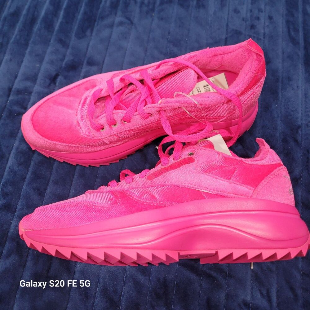 NWT US 6 Juicy Couture x Reebok Y2K Barbiecore Neon Pink Velour Sneakers SB7